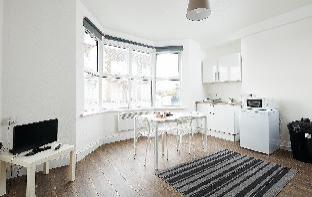 Charmstay Apartment on Piccadilly Line Latest Offers