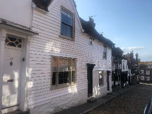 Tudor Cottage in the heart of Historic Rye Latest Offers