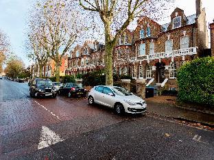 Veeve  Incredible Interior Designed Home Brondesbury Road Queens Park Latest Offers