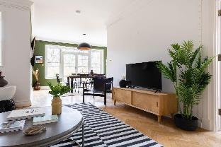 The Pimlico Townhouse – Modern & Spacious 2BDR Home with Garden & Gym Latest Offers