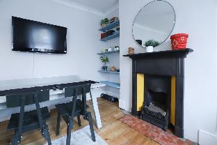 Charming Family Townhouse  4 mins from Harringay Green Lane Latest Offers