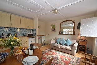 Studio 22, a romantic apartment for 2 in Rye, UK Latest Offers