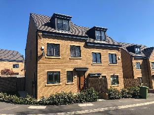Roundhay House|2 Bathrooms|Garden|Parking|WiFi Latest Offers