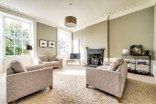 Bright and Spacious 4-bedroom Apart in Stockbridge Latest Offers