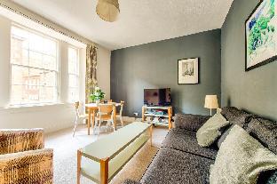 Amazing Location! – Lovely Rose St Apt in New Town Latest Offers