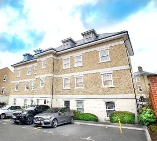 Central Windsor Luxury Apartment With Parking Latest Offers