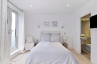 Stapleton House – Luxury 4 Bed 3.5 Bath Townhouse Latest Offers