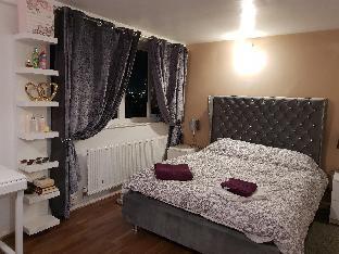 Lucurious double room in shared flat Latest Offers