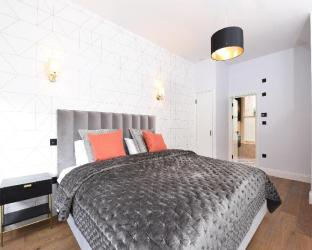 Two-bedroom Deluxe Apartment near Victoria Station Latest Offers