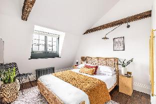 Cosy Loft Apartment – minutes from Angel Tube St. Latest Offers