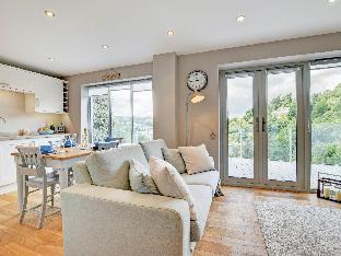 Beautiful luxury apartment located in the tranquil village of Kingswear. Latest Offers