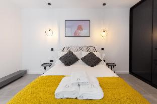 Stylish 3 bedroom House + Patio near Edgware Road Latest Offers