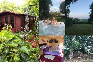 cosy retreat to the country *HOT TUB * NEWQUAY Latest Offers