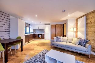 Stylish City Centre Apartment for Two Latest Offers