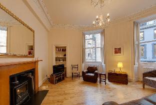 Spacious 2Bed in Heart of Old Town (Diagon Alley) Latest Offers
