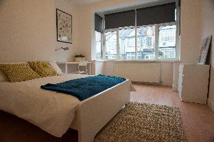Tooting Bec Rooms at Fishponds by EveryWhere to Sleep London Latest Offers