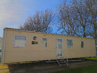 Beach hut at Camber sands Latest Offers