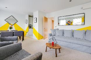 (h2) Colourful Apartment with Geometric Art Latest Offers